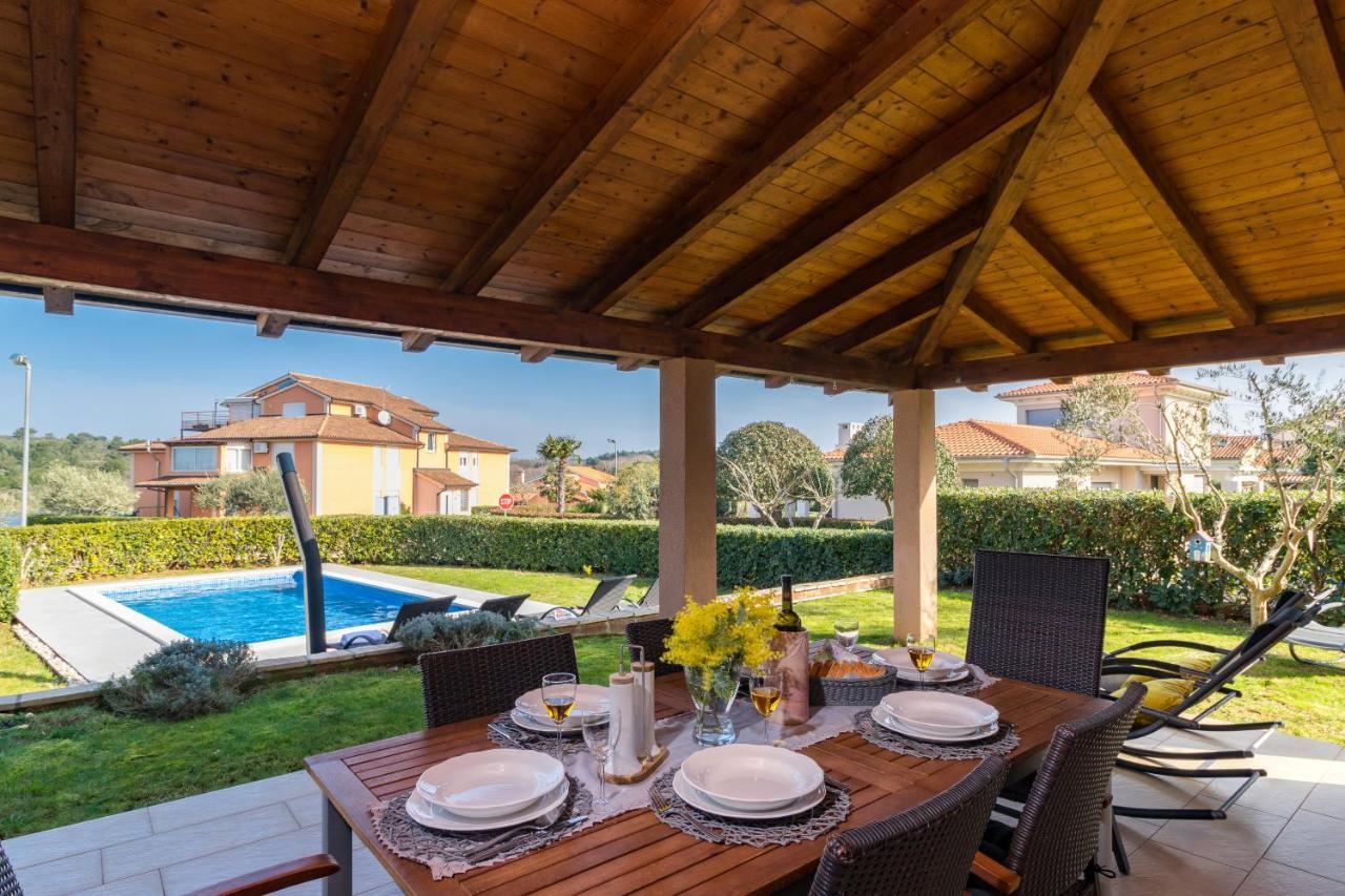 Lovely Istrian Apartment With A Private Swimming Pool And A Charming Garden Банджоле Экстерьер фото
